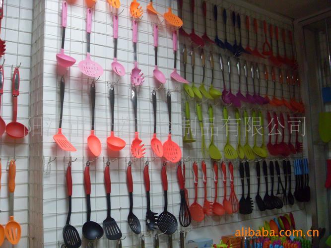 供应p-015a尼龙厨具 厨房工具礼品